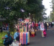 PKL Menjamur, Ridwan Kamil Pertimbangkan Setop Sementara CFD Dago