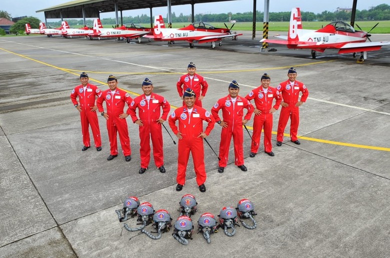 Profil dan Nama Unik Pilot Tim Aerobatik Jupiter: Condor Hingga Colibri Profil dan Nama Unik Pilot Tim Aerobatik Jupiter: Condor Hingga Colibri