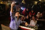 Calvin Jeremy Tampil Intim di 'Friday Hot Music'