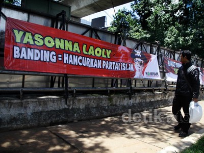 Spanduk Menyerang Yasonna Bertebaran di Jakarta