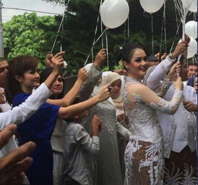 Foto-foto Pernikahan Jennifer Dunn Akhirnya Beredar