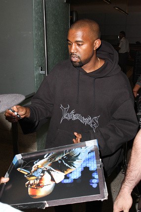 Kanye West Akan Dianugerahi Gelar Doktor Kehormatan