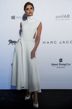Putih Klasik Victoria Beckham