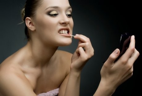 Orang-orang Seperti Ini Rentan Alami Radang Gusi