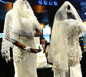 Masa Depan Fashion, Desainer China Buat Gaun Pengantin dari Printer 3D