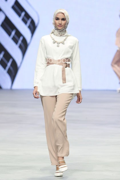 The Executive by Ria Miranda. Indonesia Fashion Week 2015 at Jakarta Convention Center. Senayan. Jakarta. [Foto: Mohammad Abduh/Wolipop]