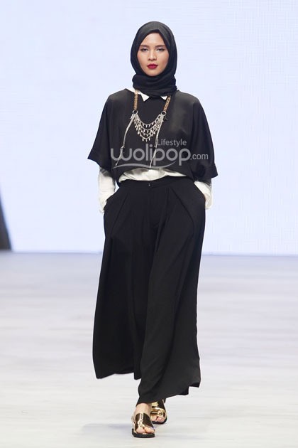 The Executive by Jenahara. Indonesia Fashion Week 2015 at Jakarta Convention Center. Senayan. Jakarta. [Foto: Mohammad Abduh/Wolipop]