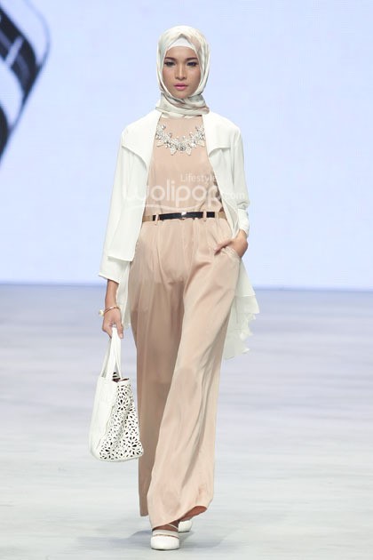 The Executive by Ria Miranda. Indonesia Fashion Week 2015 at Jakarta Convention Center. Senayan. Jakarta. [Foto: Mohammad Abduh/Wolipop]