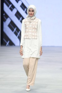 The Executive by Ria Miranda. Indonesia Fashion Week 2015 at Jakarta Convention Center. Senayan. Jakarta. [Foto: Mohammad Abduh/Wolipop]