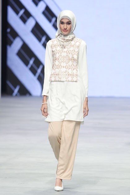 The Executive by Ria Miranda. Indonesia Fashion Week 2015 at Jakarta Convention Center. Senayan. Jakarta. [Foto: Mohammad Abduh/Wolipop]