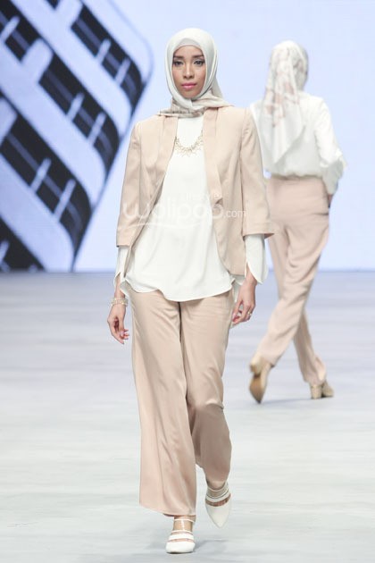 The Executive by Ria Miranda. Indonesia Fashion Week 2015 at Jakarta Convention Center. Senayan. Jakarta. [Foto: Mohammad Abduh/Wolipop]