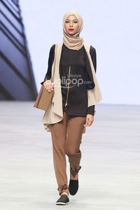 The Executive by Jenahara. Indonesia Fashion Week 2015 at Jakarta Convention Center. Senayan. Jakarta. [Foto: Mohammad Abduh/Wolipop]