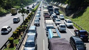Truk di Tol JORR Bisa Makan 3 Lajur, Macet Tak Terhindarkan