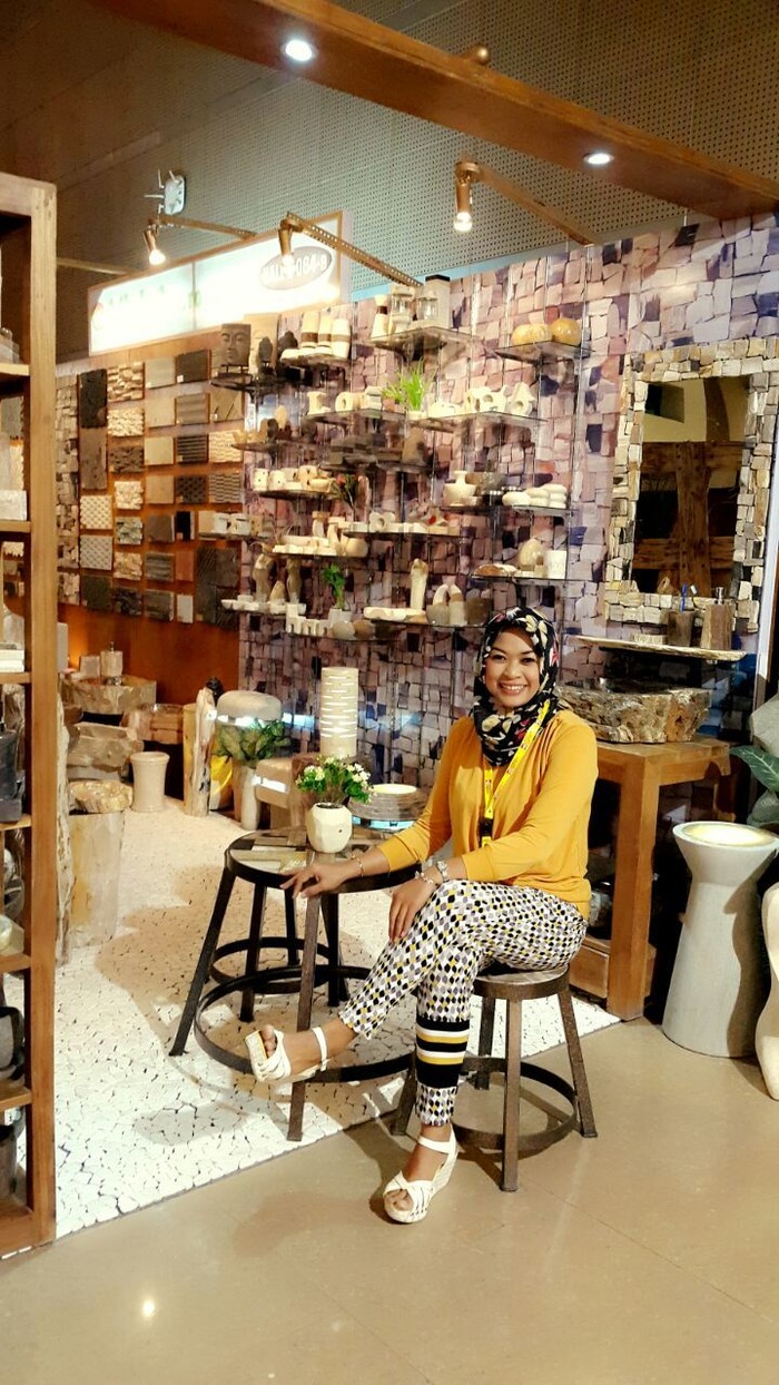 Ini Tovie, Pengusaha Cantik di Balik Warung Gratis untuk Duafa di Yogya