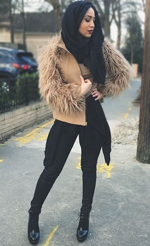 Hijab Style: Cantik & Stylish Fashion Blogger Asal Dubai, Maria Alia