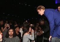 Ini momen saat Justin Bieber menyapa Kendall Jenner. Christopher Polk/Getty Images/detikFoto.