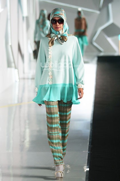 Moshaict by Itang Yunasz. Indonesia Fashion Week 2015 at Jakarta Convention Center. Senayan. Jakarta. [Foto: Mohammad Abduh/Wolipop]