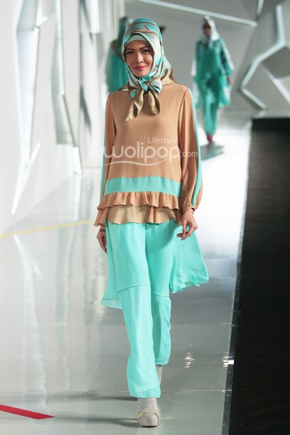 Moshaict by Itang Yunasz. Indonesia Fashion Week 2015 at Jakarta Convention Center. Senayan. Jakarta. [Foto: Mohammad Abduh/Wolipop]