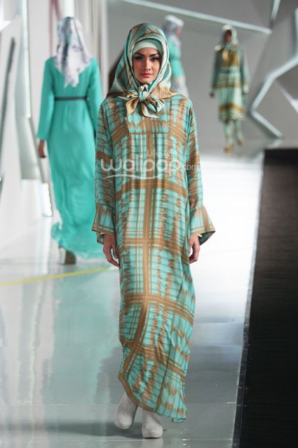 Moshaict by Itang Yunasz. Indonesia Fashion Week 2015 at Jakarta Convention Center. Senayan. Jakarta. [Foto: Mohammad Abduh/Wolipop]