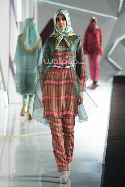 Moshaict by Itang Yunasz. Indonesia Fashion Week 2015 at Jakarta Convention Center. Senayan. Jakarta. [Foto: Mohammad Abduh/Wolipop]
