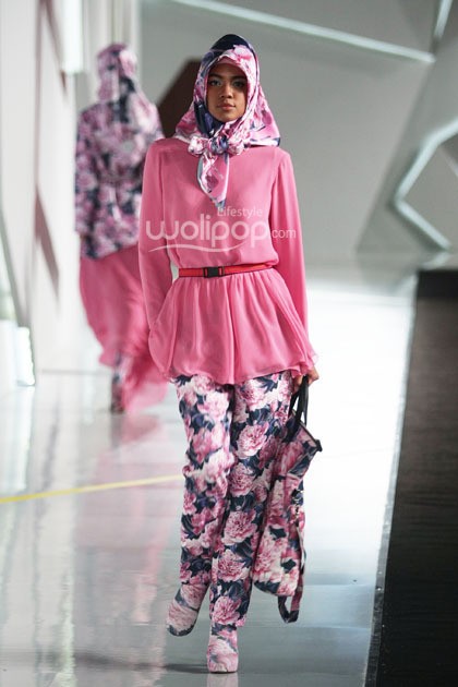 Moshaict by Itang Yunasz. Indonesia Fashion Week 2015 at Jakarta Convention Center. Senayan. Jakarta. [Foto: Mohammad Abduh/Wolipop]