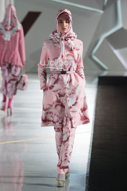 Moshaict by Itang Yunasz. Indonesia Fashion Week 2015 at Jakarta Convention Center. Senayan. Jakarta. [Foto: Mohammad Abduh/Wolipop]