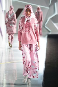 Moshaict by Itang Yunasz. Indonesia Fashion Week 2015 at Jakarta Convention Center. Senayan. Jakarta. [Foto: Mohammad Abduh/Wolipop]