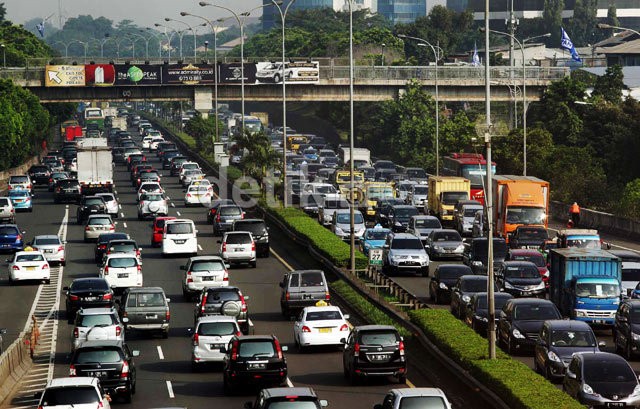 Pembangunan Infrastruktur KRL dan TransJ Juga Solusi Kemacetan Tol JORR