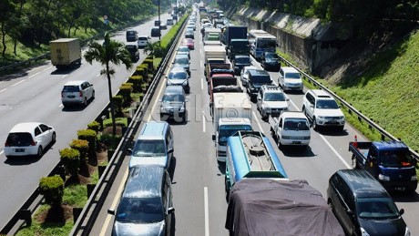 Ahok Targetkan 2 Ruas Tol Dalkot Selesai 2018 untuk Urai Kemacetan di JORR