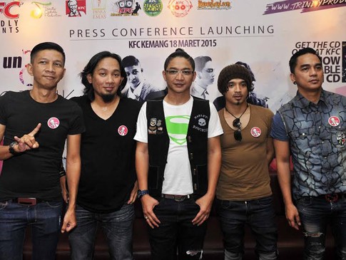 Ungu Gaet 7 Produser di Album Mozaik