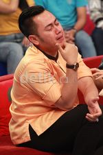 Momen Nassar Menangis Lalu Mesra dengan Raffi