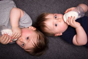 Minum Susu Formula Bergantian dengan ASI Bisa Merusak Usus Bayi? Ini Faktanya