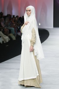 Irna Mutiara With Zelmira Miracle of The Sun. Indonesia Fashion Week 2015 at Jakarta Convention Center. Senayan. Jakarta. [Foto: Mohammad Abduh/Wolipop]