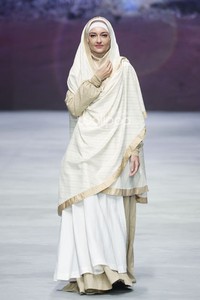 Irna Mutiara With Zelmira Miracle of The Sun. Indonesia Fashion Week 2015 at Jakarta Convention Center. Senayan. Jakarta. [Foto: Mohammad Abduh/Wolipop]