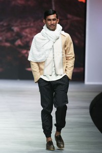 Irna Mutiara With Zelmira Miracle of The Sun. Indonesia Fashion Week 2015 at Jakarta Convention Center. Senayan. Jakarta. [Foto: Mohammad Abduh/Wolipop]