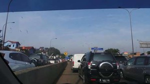 3 Jam Menembus Kemacetan Tol JORR