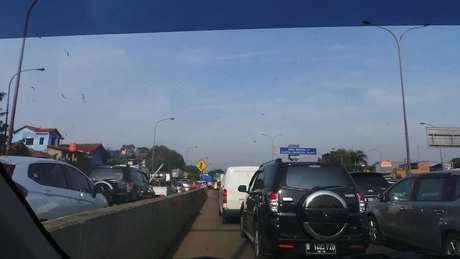 3 Jam Menembus Kemacetan Tol JORR