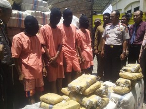 Sopir dan Kernet Truk Pembawa 4,8 Ton Ganja Terancam Hukuman Seumur Hidup