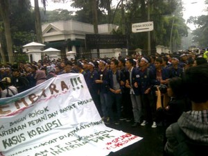 Mahasiswa IPB ke Istana Bogor, Demo Kisruh KPK Polri hingga Harga Beras