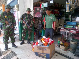 Palsukan Oli Merek Terkenal, Rumah dan Gudang di Semarang Digerebek TNI