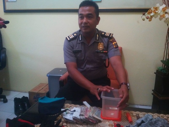 Pura-Pura Hendak Mancing, Mahasiswa ini Ternyata Baru Congkel Sekolah