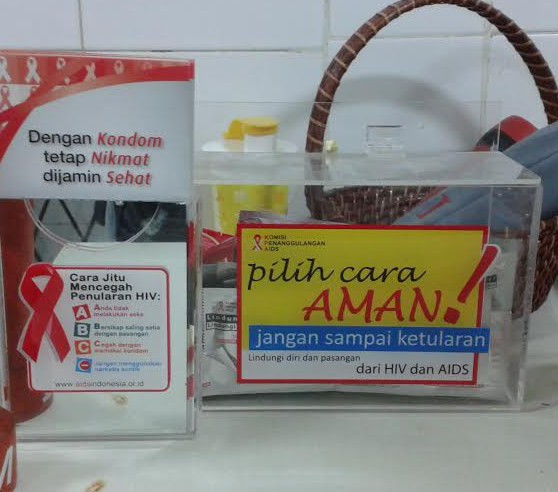 Pengunjung Puskesmas Gambir Ambil Kondom Gratis Sekaligus