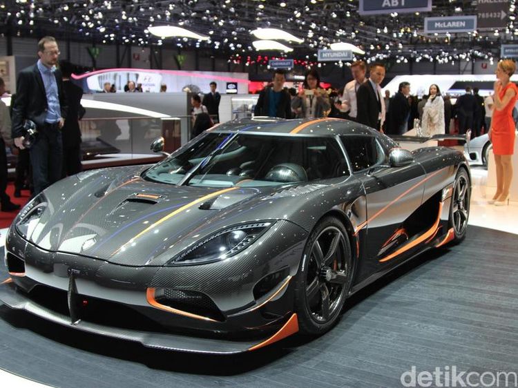 2 Mobil Super Dahsyat Koenigsegg