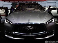 Di beberapa negara, mobil ini menyandang nama Nissan Skyline Coupe.