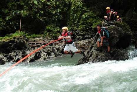 Rafting & 6 Kegiatan Sehat yang Bisa Dilakukan Saat Liburan