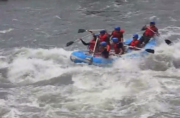 Rafting & 6 Kegiatan Sehat yang Bisa Dilakukan Saat Liburan