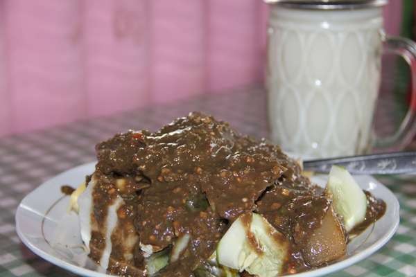 5 Destinasi di Indonesia dengan Kuliner Sehat