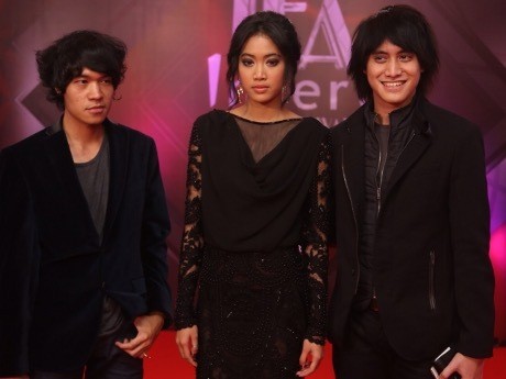 Ditinggal Drumer, Vierratale Klaim Tetap Solid