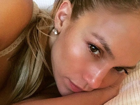 Bar Rafaeli Pamer Cincin Tunangan, Miranda Kerr Cantik Sejak Kecil
