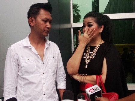 Dituding Rebut Pacar Orang, Dewinta Bahar Dilabrak di Depan Umum
